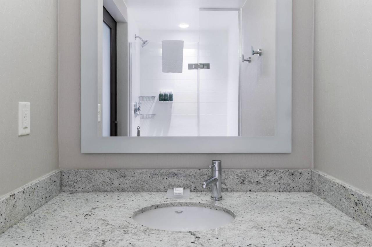 Springhill Suites Alexandria Southwest Экстерьер фото